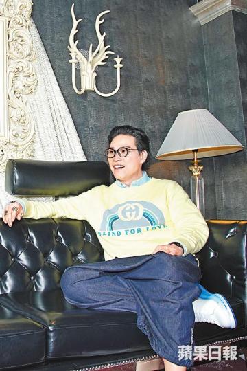 蘇永康指兒子令他學懂簡單會好快樂,這件事他已遺忘。孝順的蘇永康感恩母親很健康,但遺憾沒在父親離世前說一句「我愛你」。蘇永康49歲那一年,太太才為他誕下兒子Jazz。資料圖片 蘇永康指兒子令他學懂簡單會好快樂,這件事他已遺忘。孝順的蘇永康感恩母親很健康,但遺憾沒在父親離世前說一句「我愛你」。蘇永康49歲那一年,太太才為他誕下兒子Jazz。資料圖片
