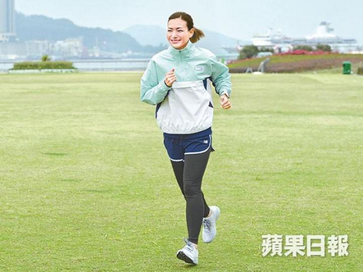 盧巧音跑步後有很多得着,包括戒煙和甩了哮喘。為備戰今日在名古屋跑全馬,盧巧音夫婦自創了一套訓練。互聯網圖片 盧巧音跑步後有很多得着,包括戒煙和甩了哮喘。為備戰今日在名古屋跑全馬,盧巧音夫婦自創了一套訓練。互聯網圖片