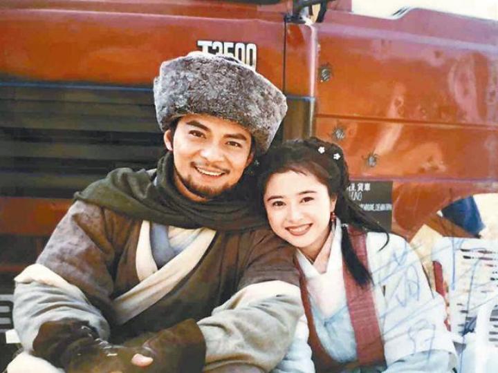 黃日華(左)、何美鈿。微博圖片何美鈿。微博圖片 黃日華(左)、何美鈿。微博圖片何美鈿。微博圖片
