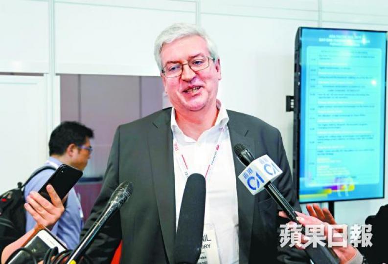 泰雷茲副總裁Amaury Jourdan昨稱港鐵事故與新加坡列車相撞意外不能相提並論。朱家駿攝 泰雷茲副總裁Amaury Jourdan昨稱港鐵事故與新加坡列車相撞意外不能相提並論。朱家駿攝