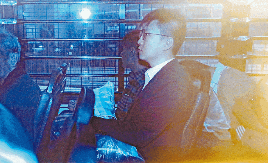 梁天琦昨由囚車押送至法院。朱永倫攝容偉業 梁天琦昨由囚車押送至法院。朱永倫攝容偉業