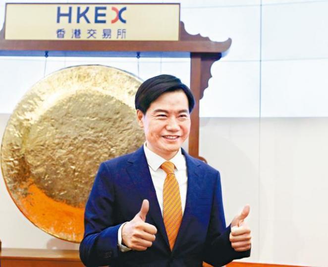 小米昨報喜，去年扭虧為盈；圖為創辦人雷軍。資料圖片小米去年智能手機收入增長逾四成。資料圖片