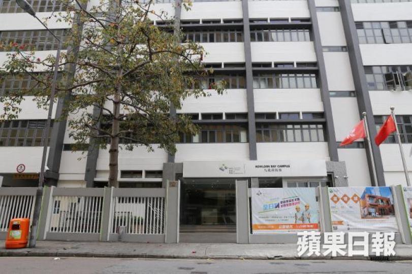 建造業議會工人註冊雲端系統冧機，以致領取工人註冊、平安卡或封閉空間等證件受到影響。梁瑞帆攝