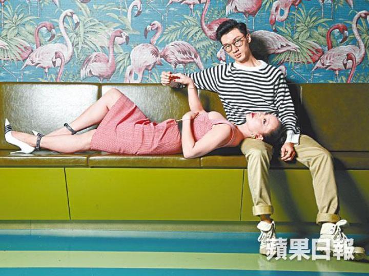 曾美慧孜與陳湛文同指拍攝電影時導演很兇。陳湛文稱曾美慧孜為前輩，更笑說好彩有對方帶戲拍親密場口。《三夫》劇照