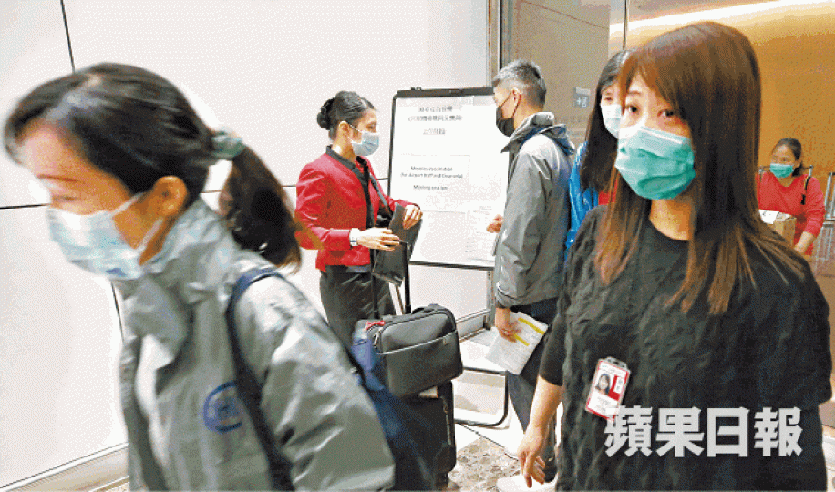 衞生署昨續於機場設疫苗接種站,惟名額已縮減每日500個。王子俊攝 衞生署昨續於機場設疫苗接種站,惟名額已縮減每日500個。王子俊攝