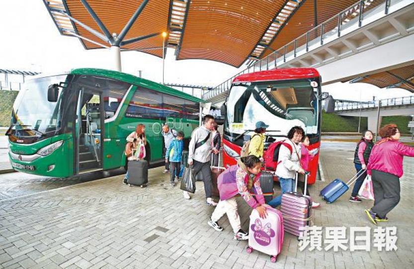 內地訪港旅客人次增幅已不代表可帶動本港零售表現。資料圖片 內地訪港旅客人次增幅已不代表可帶動本港零售表現。資料圖片