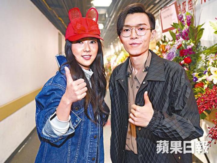 薛凱琪到後台讚方大同的演出出色。