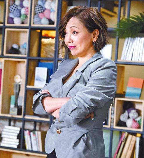 《婚內情》曾兩奪無綫視后的雯女，主演ViuTV的《婚內情》撼娘家。劇照《婚內情》同是無綫舊將的陳錦鴻在《婚內情》做男主角。劇照《詭探前傳》秋官（左）在《詭探前傳》演天師，同劇還有黃韻材。資料圖片杜汶澤在新節目中，與網紅Miko一齊玩波波池。
