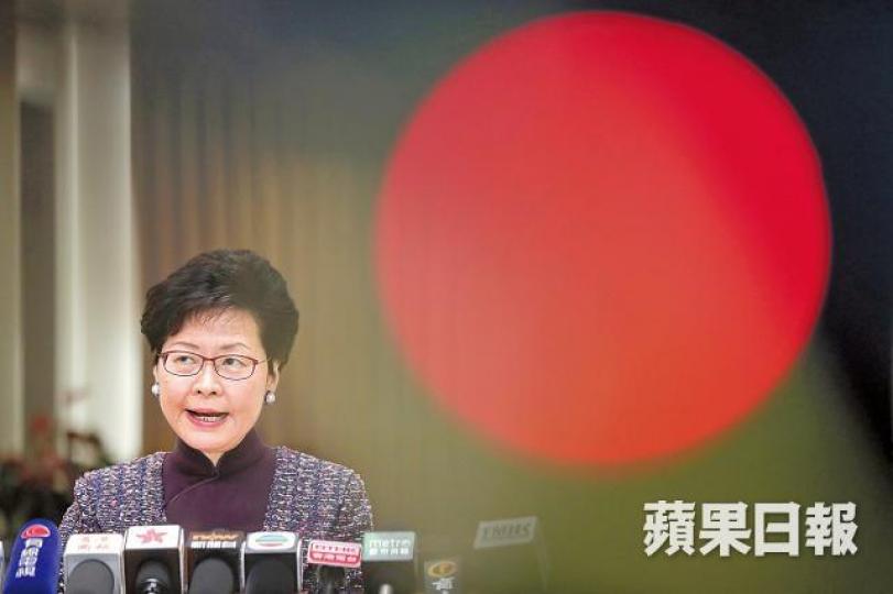 林鄭月娥昨出席行會時重申《逃犯條例》修訂有逼切性。夏家朗攝民主派發表聯署聲明,強調修例爭議大,預料法案委員會辯論激烈。易仰民攝 林鄭月娥昨出席行會時重申《逃犯條例》修訂有逼切性。夏家朗攝民主派發表聯署聲明,強調修例爭議大,預料法案委員會辯論激烈。易仰民攝