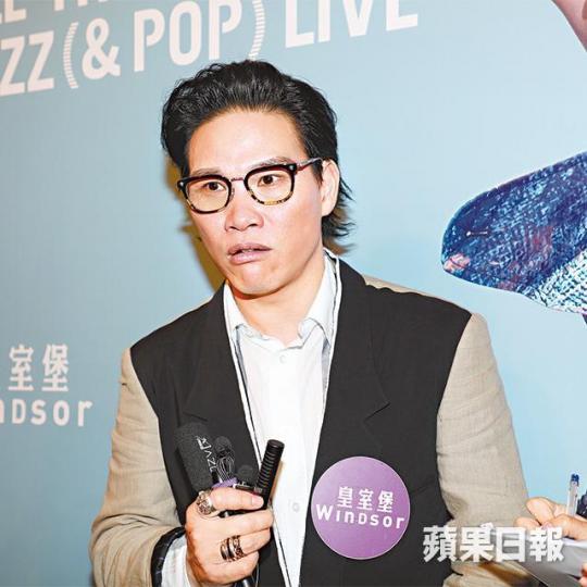 蘇永康昨日稱有聯絡過鄭秀文,他表示對方狀況「OK」。 蘇永康昨日稱有聯絡過鄭秀文,他表示對方狀況「OK」。