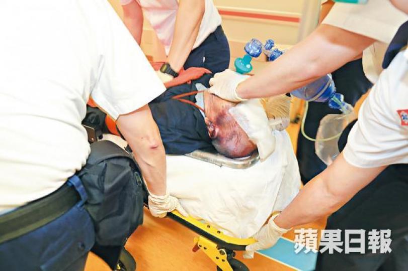 墮海魚排排主送院後不治。