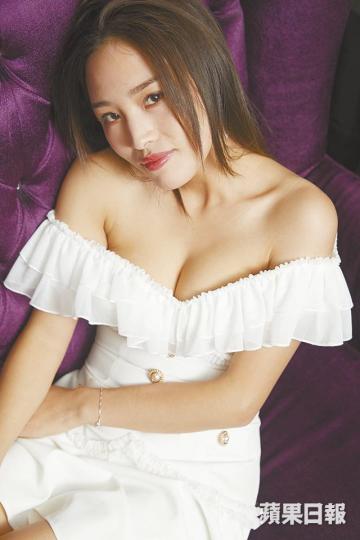 「湖北舒淇」王家淇自詡有本事自己賺,不會羨慕Seasun。資料圖片王家淇(左)去年與Seasun拍三級片《有罪》而交惡。資料圖片 「湖北舒淇」王家淇自詡有本事自己賺,不會羨慕Seasun。資料圖片王家淇(左)去年與Seasun拍三級片《有罪》而交惡。資料圖片