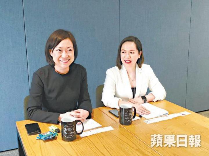 江碧彤(左)表示,渣打下月底前引入SC keyboard。 江碧彤(左)表示,渣打下月底前引入SC keyboard。