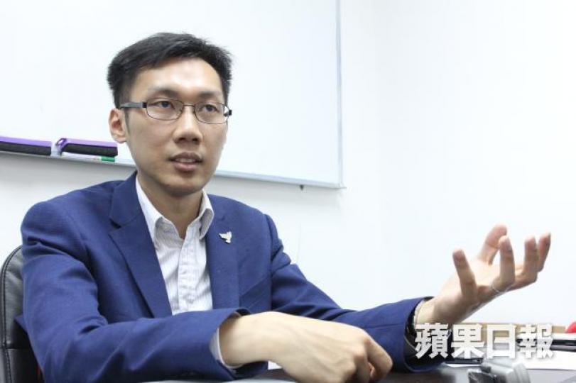 民主黨區議員袁海文批評政府監管不力。
