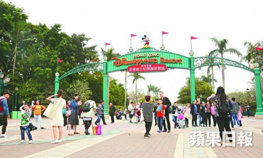 樂園加價之餘首推全新「奇妙處處通」續會兩年特別優惠,以及香港居民專享兩個月優惠期。資料圖片
樂園加價之餘首推全新「奇妙處處通」續會兩年特別優惠,以及香港居民專享兩個月優惠期。資料圖片