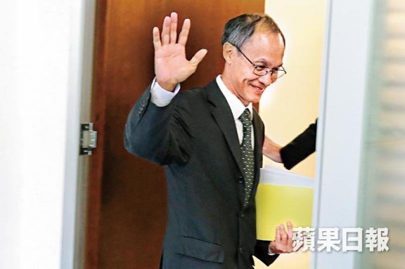民研計劃總監鍾庭耀形容離開是「無怨、無恨、無悔」。 民研計劃總監鍾庭耀形容離開是「無怨、無恨、無悔」。