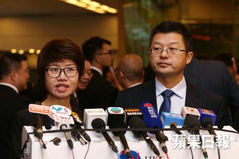 新特能源董事長張建新(右)。資料圖片 新特能源董事長張建新(右)。資料圖片