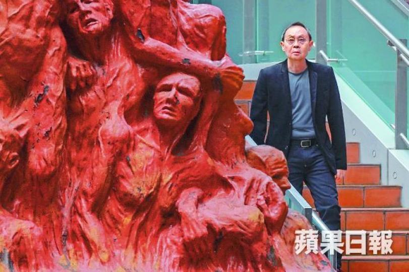 天安門廣場的槍聲促使吳錦祥舉家從美國逆流回港,盼守住自由和法治。梁志永攝六四後吳錦祥在紐約接待流亡學生項小吉和吳德華,以及當時負責護送任務的支聯會常委朱耀明和劉千石。受訪者提供圖片八九民運流血收場,來自美國各地的留學生自發到領事館抗議。受訪者提供圖片示威者促中國當局釋放學生領袖王丹。受訪者提供圖片1991年香港舉行首次立法局直選,身在美國的吳錦祥發起「毋忘香港根」運動,組團回港投票。受訪者提供圖片 天安門廣場的槍聲促使吳錦祥舉家從美國逆流回港,盼守住自由和法治。梁志永攝六四後吳錦祥在紐約接待流亡學生項小吉和吳德華,以及當時負責護送任務的支聯會常委朱耀明和劉千石。受訪者提供圖片八九民運流血收場,來自美國各地的留學生自發到領事館抗議。受訪者提供圖片示威者促中國當局釋放學生領袖王丹。受訪者提供圖片1991年香港舉行首次立法局直選,身在美國的吳錦祥發起「毋忘香港根」運動,組團回港投票。受訪者提供圖片