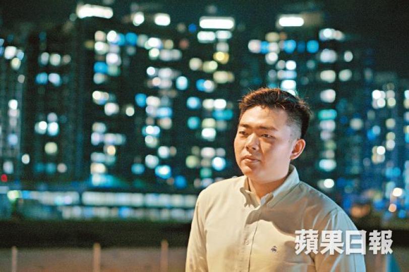 Ted大學畢業後便打算留港領身份證。Ted現時在零售業界做管理培訓生。Ted住在將軍澳的私人屋苑，指租金昂貴，需要家人補貼。文文本身從事傳媒行業，去年轉職保險銷售。文文兩年半前辭去內地工作，來香港讀書。文文不時都會回山東的老家與家人和朋友見面。