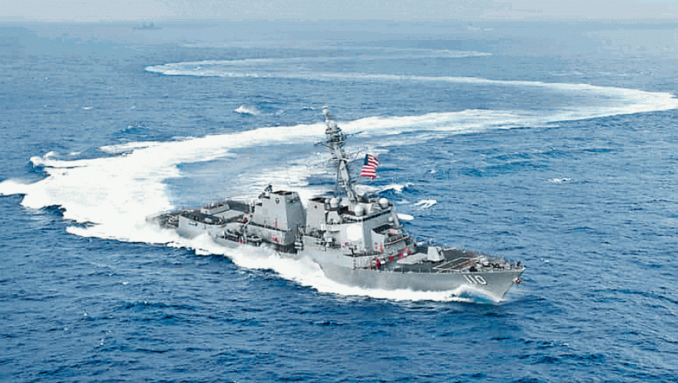日前穿越台灣海峽的美國驅逐艦「勞倫斯號」。 日前穿越台灣海峽的美國驅逐艦「勞倫斯號」。