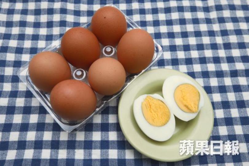 其實雞蛋大部份營養素集中在蛋黃內。 其實雞蛋大部份營養素集中在蛋黃內。