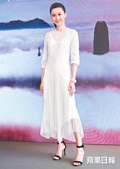 陳法拉正忙於拍美劇,但昨日仍抽空返港出席活動。 陳法拉正忙於拍美劇,但昨日仍抽空返港出席活動。
