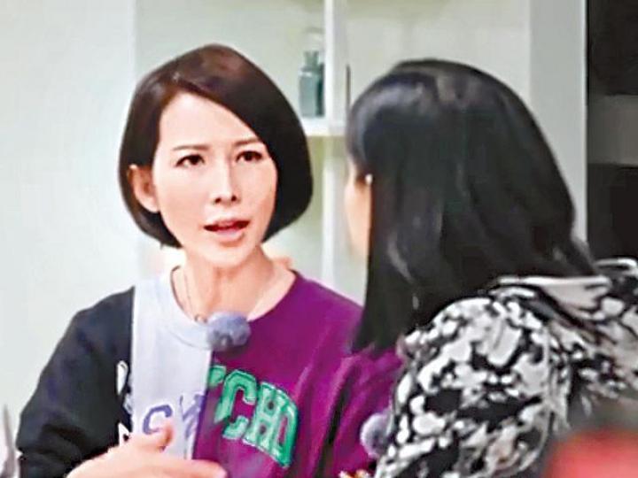 蔡少芬在節目中自爆第一胎時小產,之後懷上楚兒時又要拍劇。微博圖片蔡少芬表示張晉當年得知再懷孕,開心到睡不着。資料圖片 蔡少芬在節目中自爆第一胎時小產,之後懷上楚兒時又要拍劇。微博圖片蔡少芬表示張晉當年得知再懷孕,開心到睡不着。資料圖片