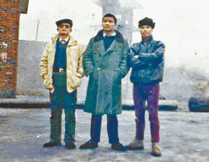 左起:余志堅、喻東嶽,魯德成早年在衡陽監獄合照。 左起:余志堅、喻東嶽,魯德成早年在衡陽監獄合照。