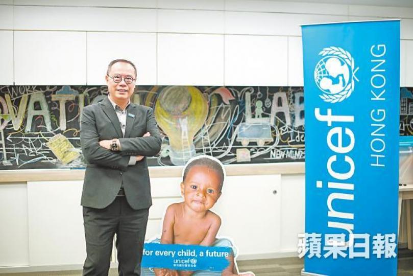 陳立業由商界轉做慈善工作，出任UNICEF HK總幹事。陳立業有份打造One2Free品牌，1997年起用郭富城拍攝電視廣告，更由觀眾電話投票決定劇情。資料圖片陳立業（右）在2010年轉戰零售業，加入謝瑞麟工作。資料圖片