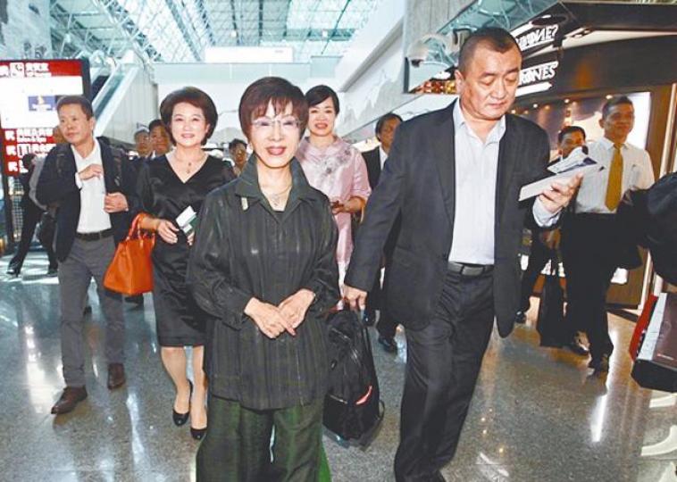 洪秀柱昨率團到北京交流。