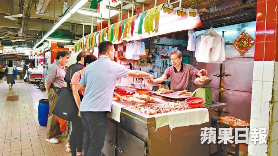 九龍城街市的冰鮮肉需求急升。劉漢權攝 九龍城街市的冰鮮肉需求急升。劉漢權攝