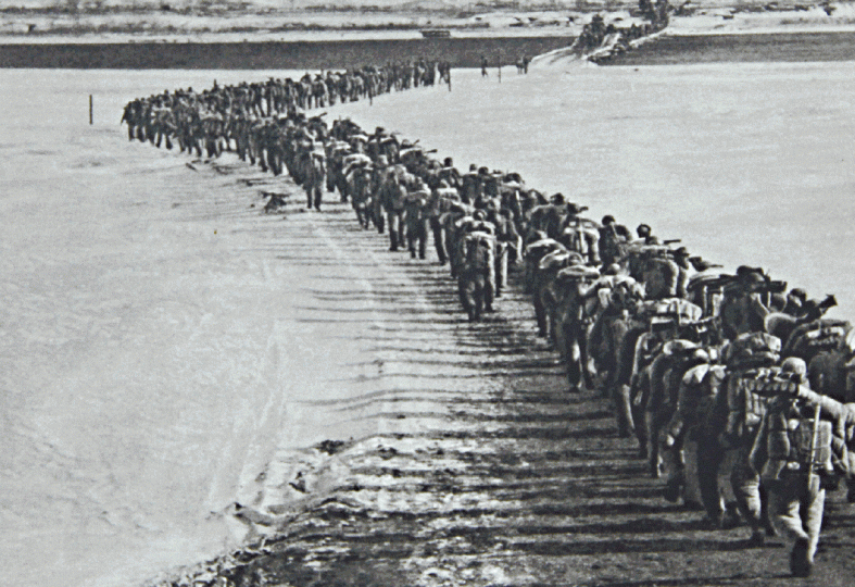 毛澤東派軍隊協助朝鮮對抗美軍,稱「抗美援朝」;三年韓戰中方戰死15萬人,傷22萬人。資料圖片 毛澤東派軍隊協助朝鮮對抗美軍,稱「抗美援朝」;三年韓戰中方戰死15萬人,傷22萬人。資料圖片