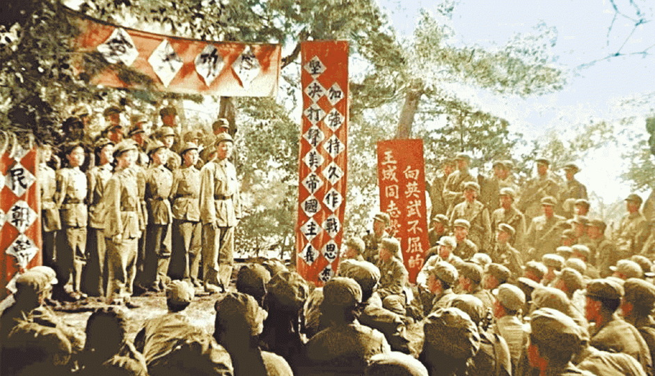 1964年公映的《英雄兒女》取材自抗美援朝。劇中王成持爆破筒衝入美軍,高呼「向我開炮」,成為全片高潮。《上甘嶺》在1956年上映,取材自韓戰上甘嶺戰役。《奇襲》講述志願軍深入敵陣炸橋,切斷美軍後路。 1964年公映的《英雄兒女》取材自抗美援朝。劇中王成持爆破筒衝入美軍,高呼「向我開炮」,成為全片高潮。《上甘嶺》在1956年上映,取材自韓戰上甘嶺戰役。《奇襲》講述志願軍深入敵陣炸橋,切斷美軍後路。