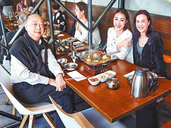 黃心妙昨日貼出陪父母食飯相,但未見胞妹黃心穎同行。互聯網圖片黃心穎。資料圖片 黃心妙昨日貼出陪父母食飯相,但未見胞妹黃心穎同行。互聯網圖片黃心穎。資料圖片