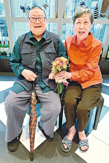 倪匡和太太不經不覺已結婚60年。互聯網圖片 倪匡和太太不經不覺已結婚60年。互聯網圖片