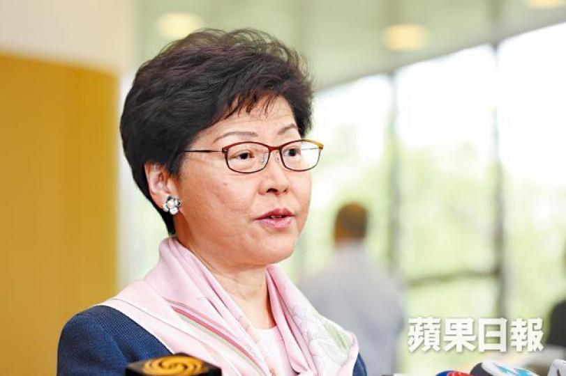 林鄭月娥建制派似早知林鄭班子修改送中例,昨早率先見記者稱已去信保安局建議提高移交罪類刑期門檻。黃文邦攝 林鄭月娥建制派似早知林鄭班子修改送中例,昨早率先見記者稱已去信保安局建議提高移交罪類刑期門檻。黃文邦攝