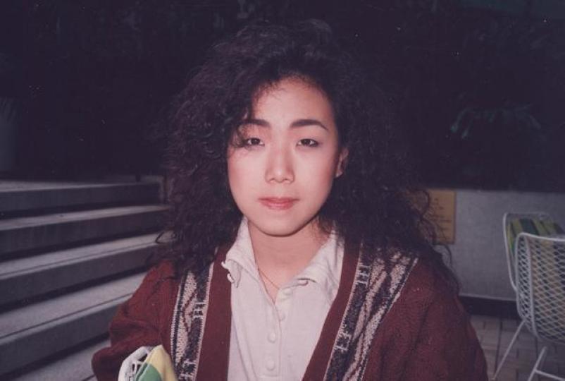 跟憶蓮是在商台相逢相知。原來一樣好早出道捱世界,她是二台的611,而我是一台新丁。 跟憶蓮是在商台相逢相知。原來一樣好早出道捱世界,她是二台的611,而我是一台新丁。