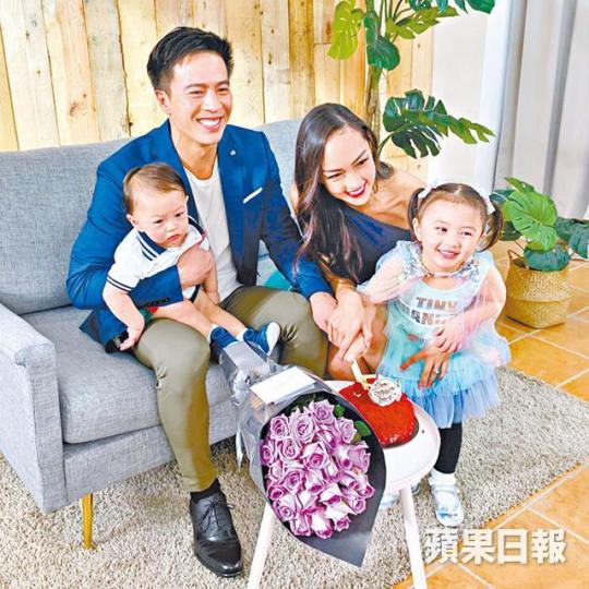 安志杰現與Jessica C.育有一子一女,生活美滿。資料圖片謝洛美昨日在Ig貼出享受家庭樂的照片。互聯網圖片 安志杰現與Jessica C.育有一子一女,生活美滿。資料圖片謝洛美昨日在Ig貼出享受家庭樂的照片。互聯網圖片