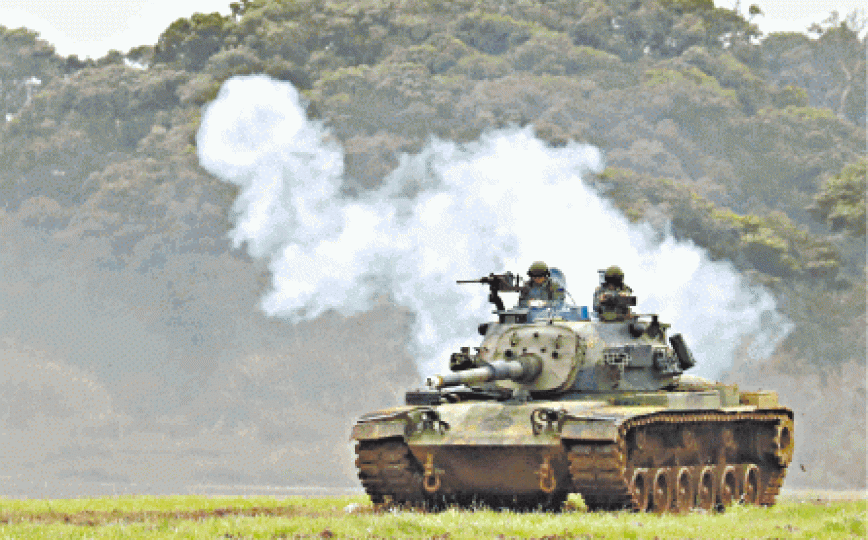 美國據報將向台灣售20億美元武器；圖為台戰車日前參與實兵演練。