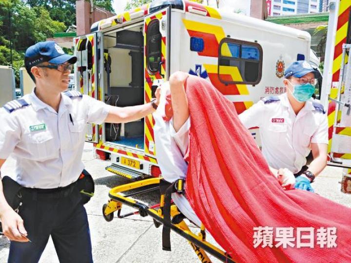 火鍋店職員遇襲受傷，需送院治療。簡明恩攝