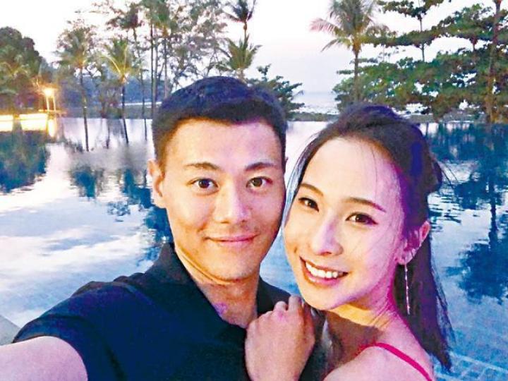 黃耀英太突然向李旻芳求婚,因此求足三次才獲答應。互聯網圖片
黃耀英太突然向李旻芳求婚,因此求足三次才獲答應。互聯網圖片