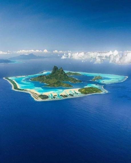 被人稱為「太平洋上明珠」的波拉波拉島...