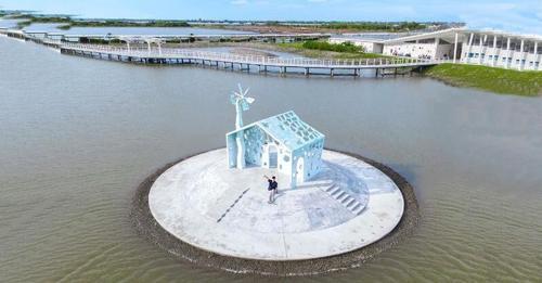 純白鏤空小屋也太夢幻......