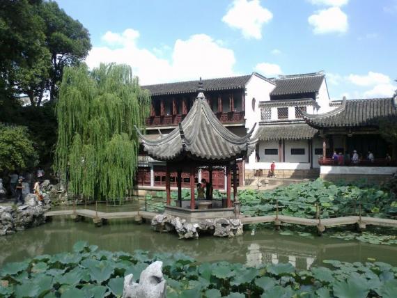 獅子林假山是中國古典園林中堆山最曲折，最複雜的實例之一。...