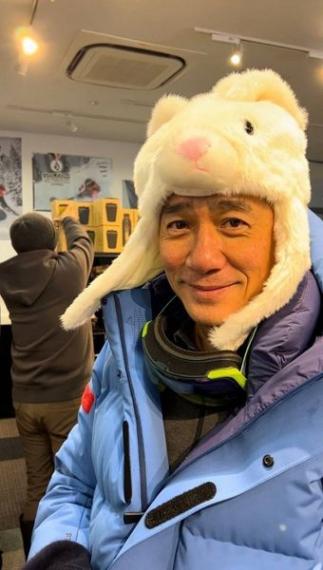 60歲梁朝偉越老越可愛...