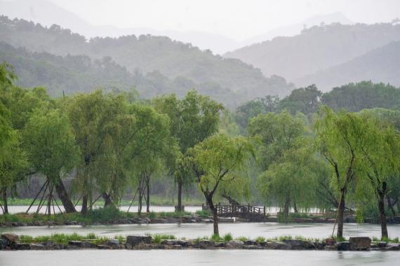 承德避暑山莊景色宜人...