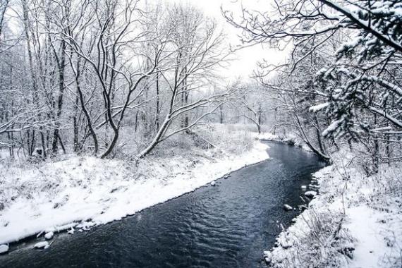 冬季的吉林長白山，整座山峰覆蓋着厚厚的白雪...