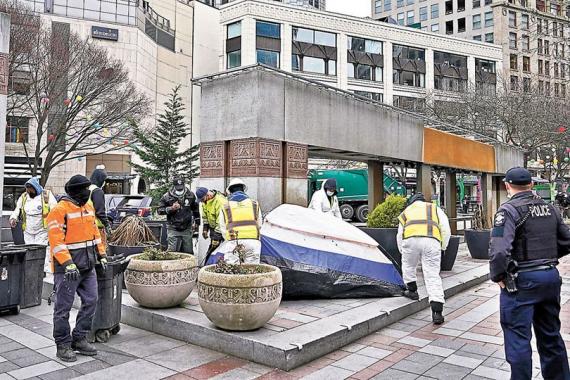 多地趕絕流浪漢 立法禁露宿公共場所...