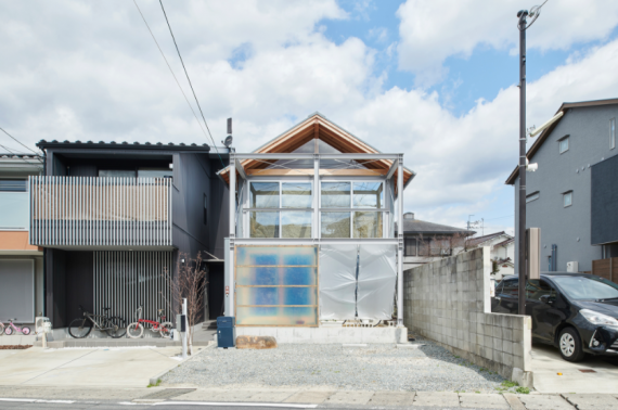 好像半成品的「鷹架風小屋」其實是創意設計...