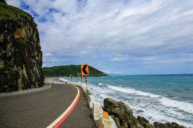 美麗的公路與海灣.......